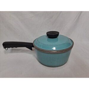 VTG CLUB Brand Pot With Lid. Turquoise-Teal Blue. 1.5 Quart Sauce Pan, 1960s USA